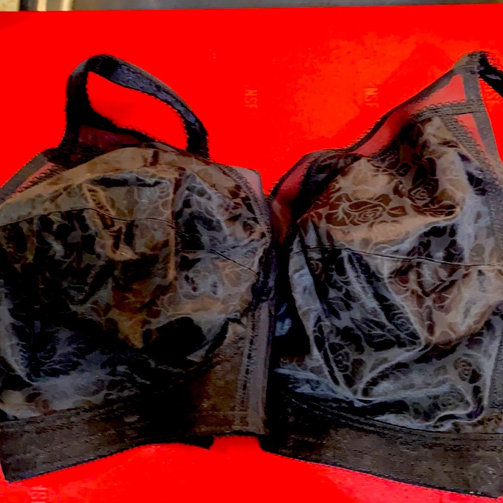 Playtex #4693 Bra-tagless-Black-New Size 40G Wire free.